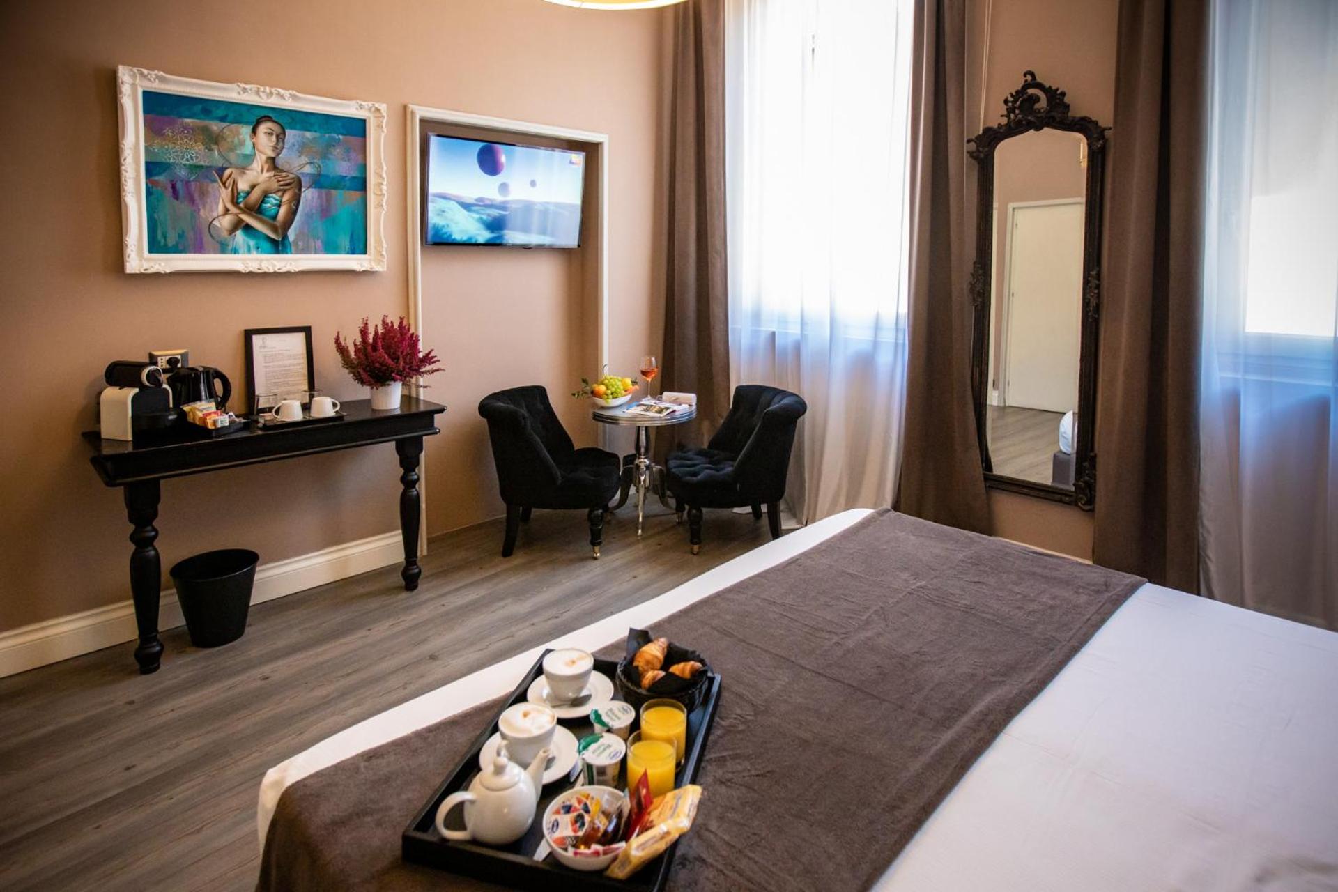 hotel room