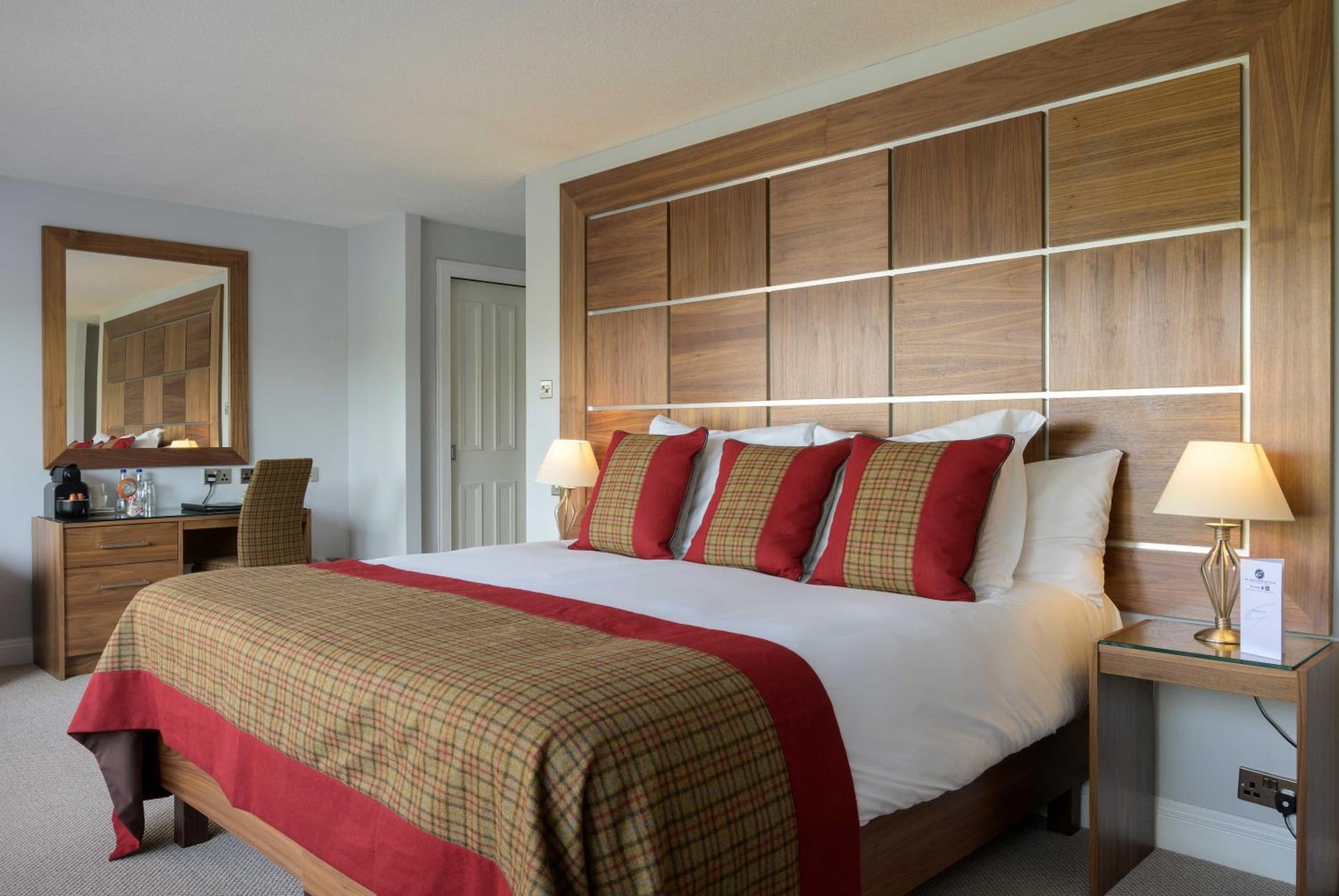 The Glenmoriston Townhouse Hotel
