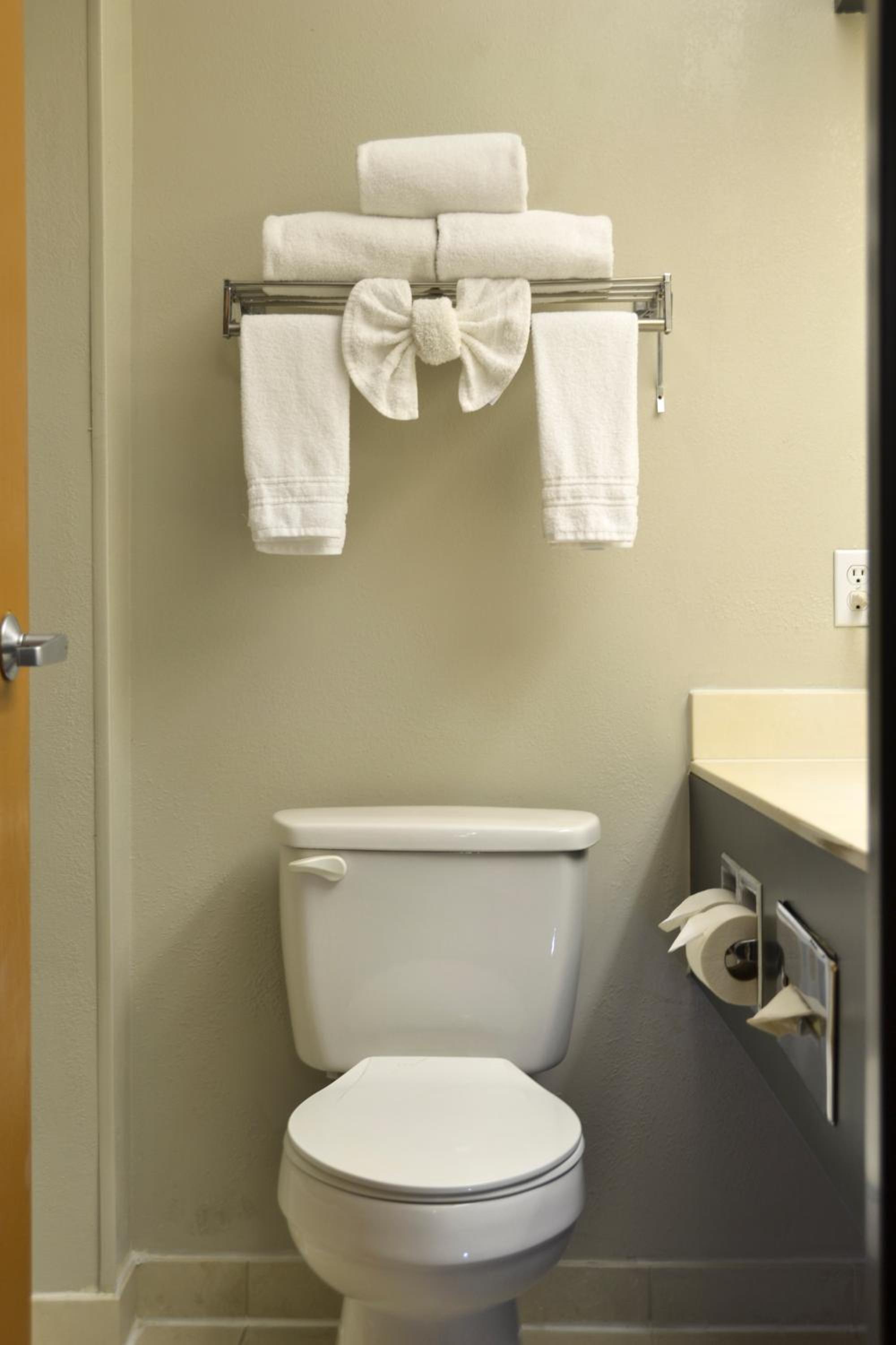Days Inn & Suites by Wyndham Airport Albuquerque