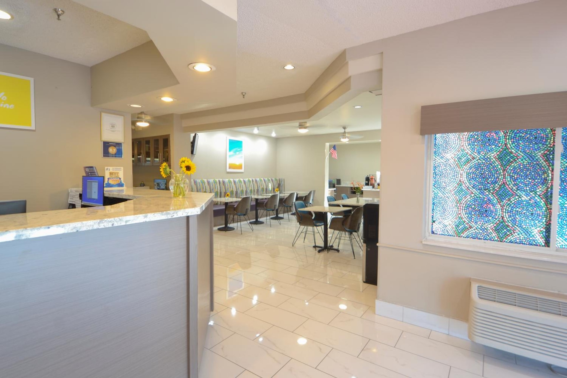 Days Inn & Suites by Wyndham Airport Albuquerque