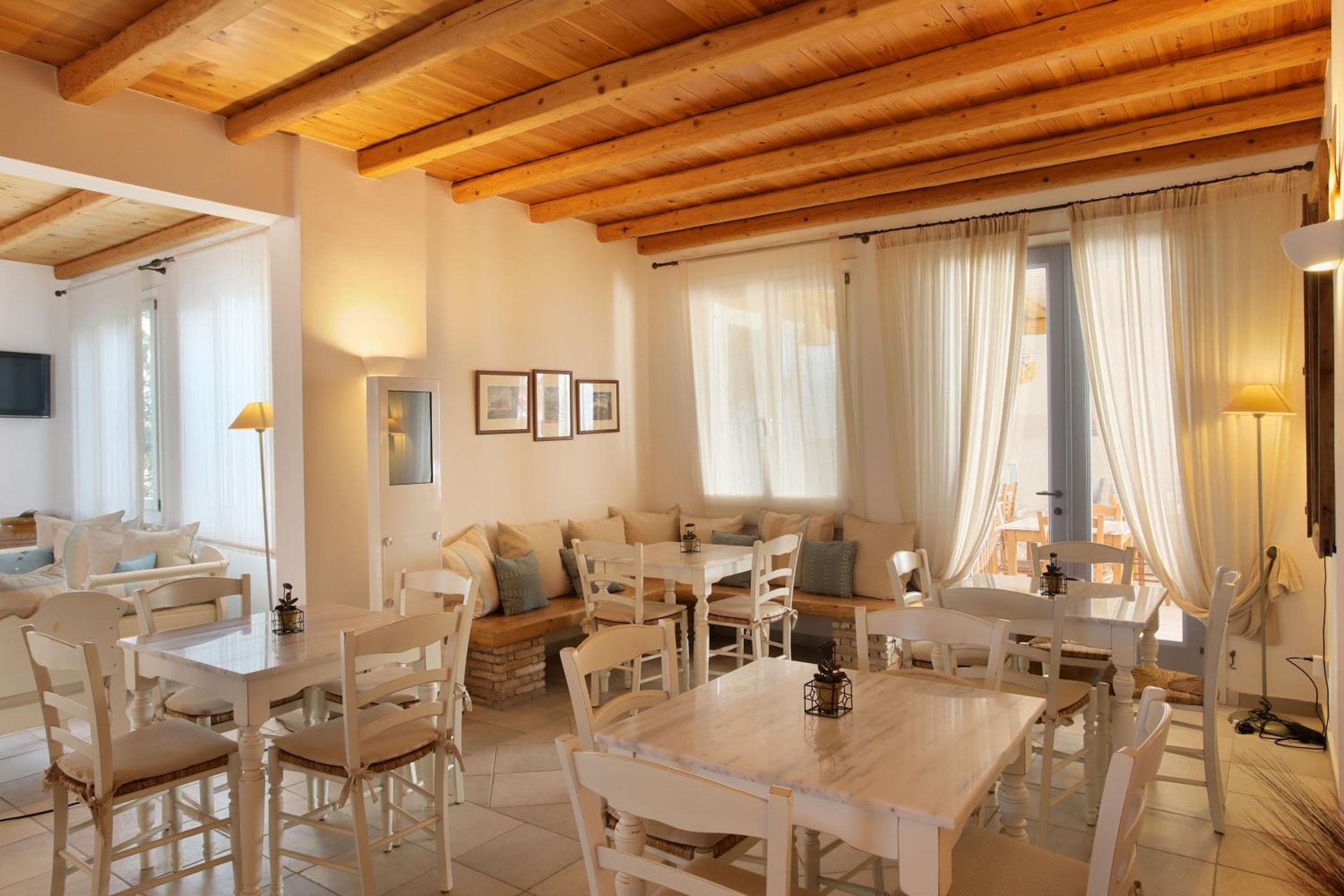 Aeolos Hotel