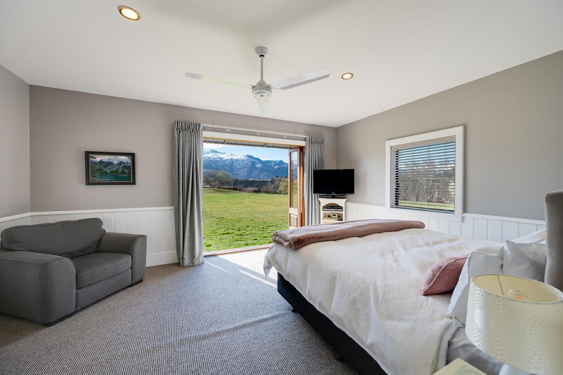 Manata Homestead & Lodge