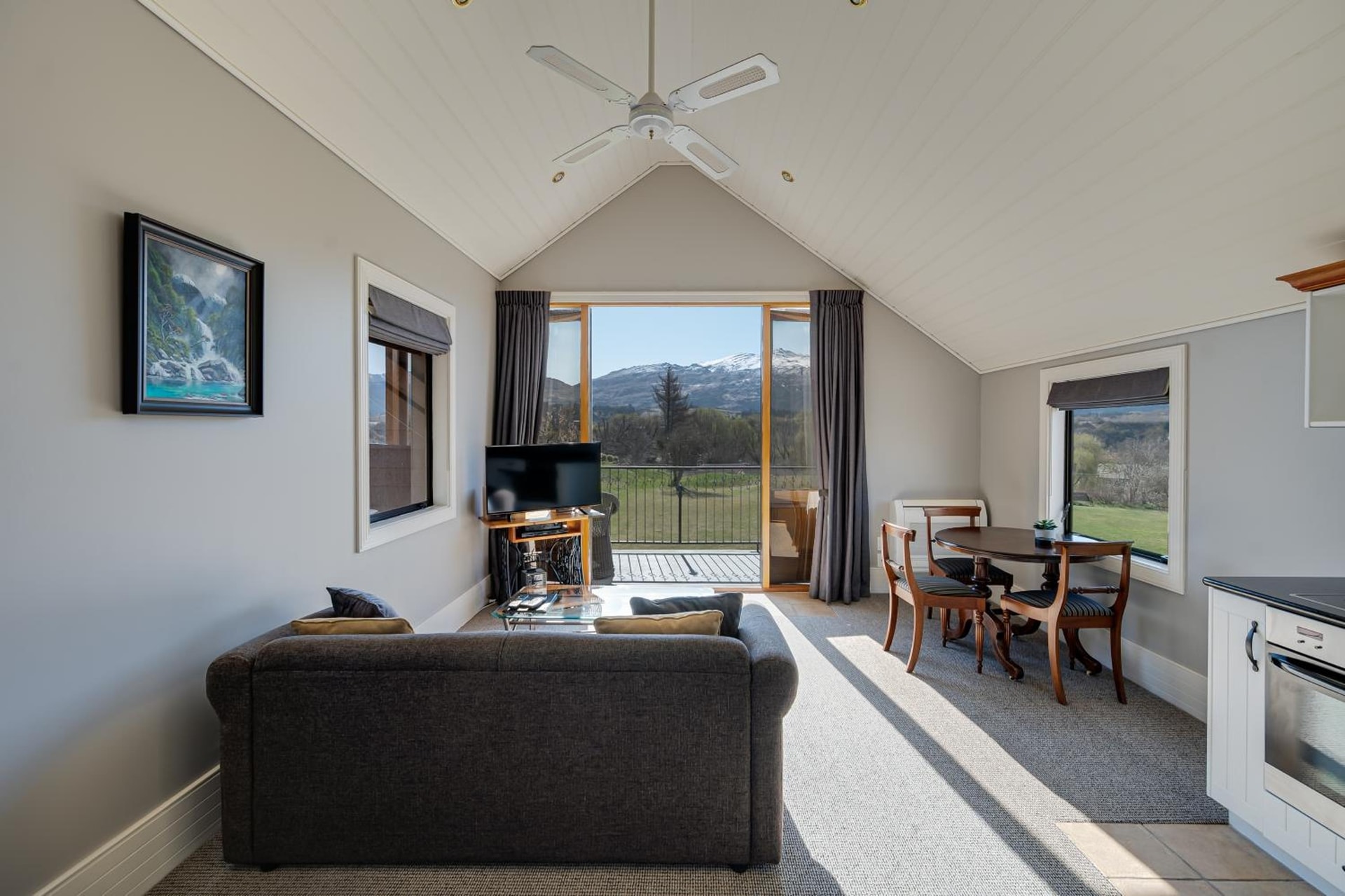 Manata Homestead & Lodge