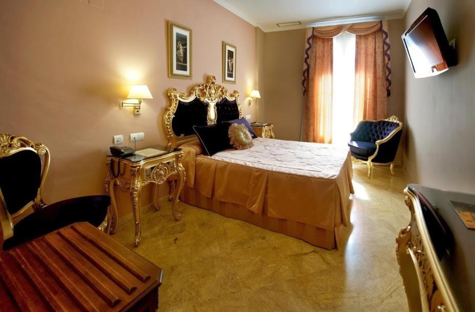 Adriano Boutique Sevilla