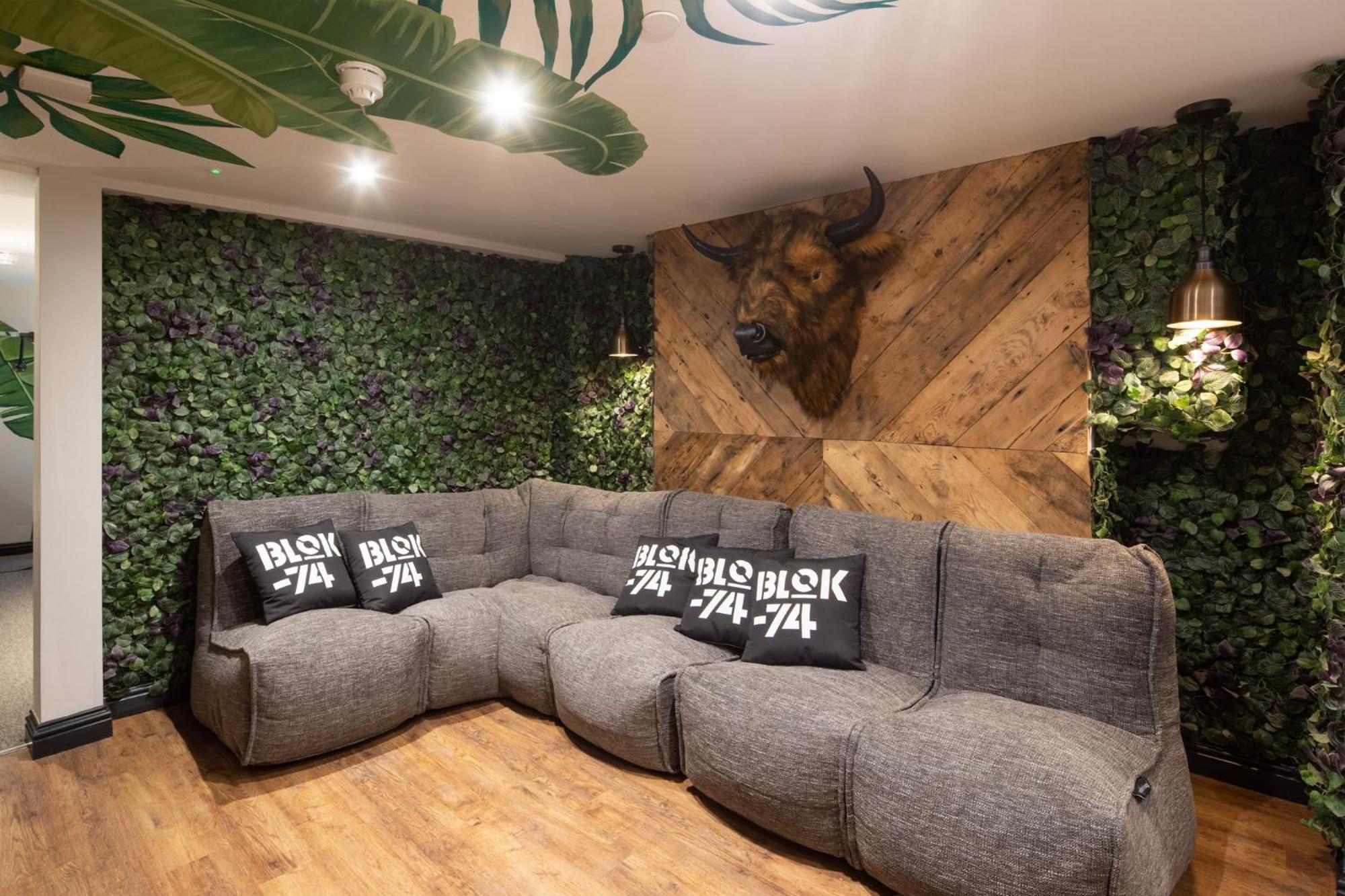 lounge