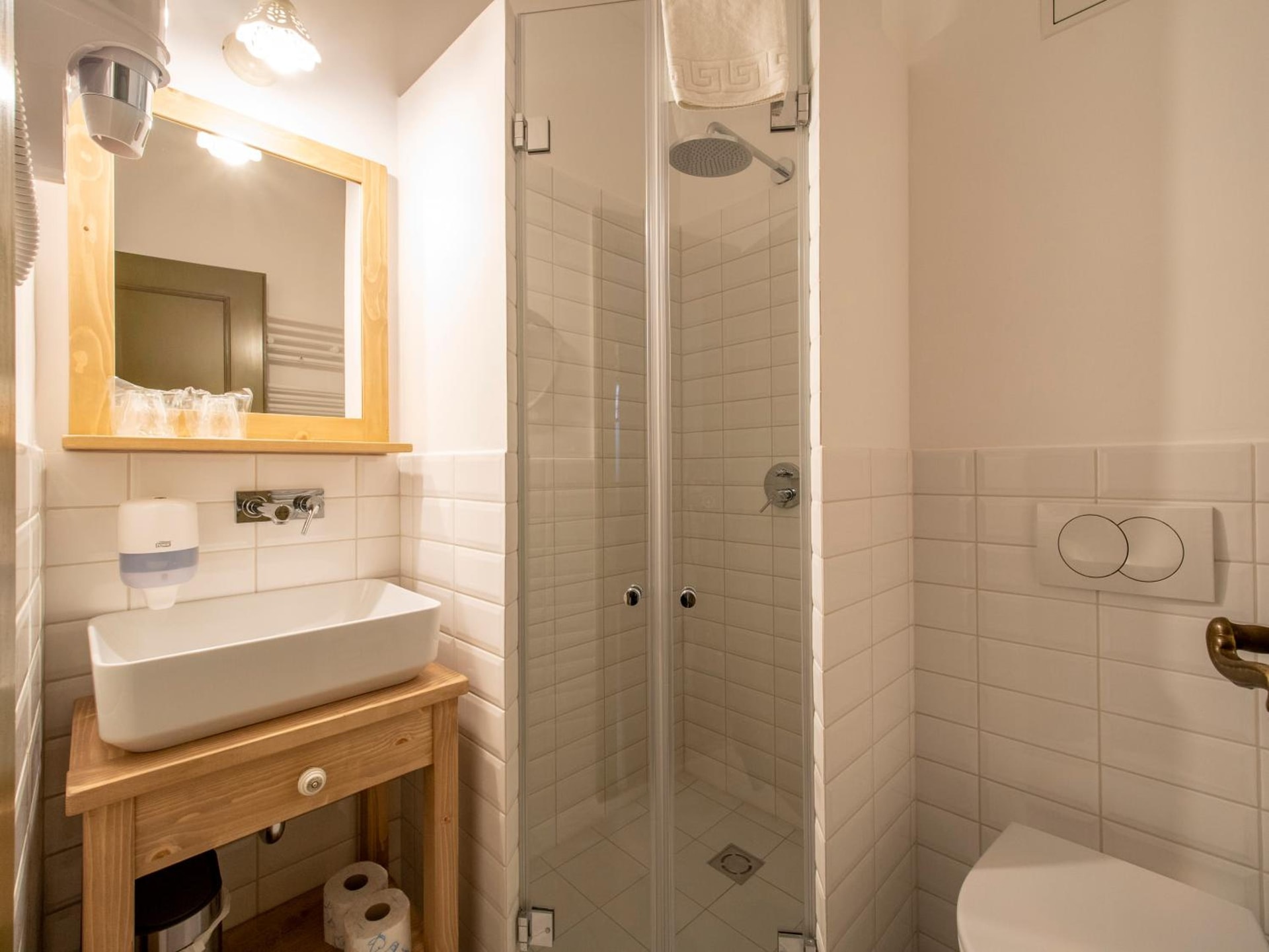 Berghi Hotel and Apartments