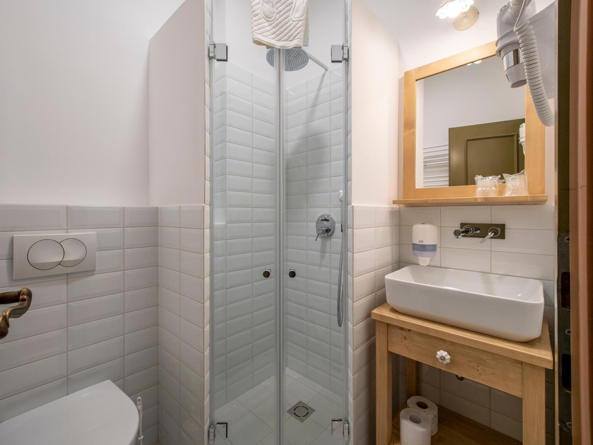 Berghi Hotel and Apartments