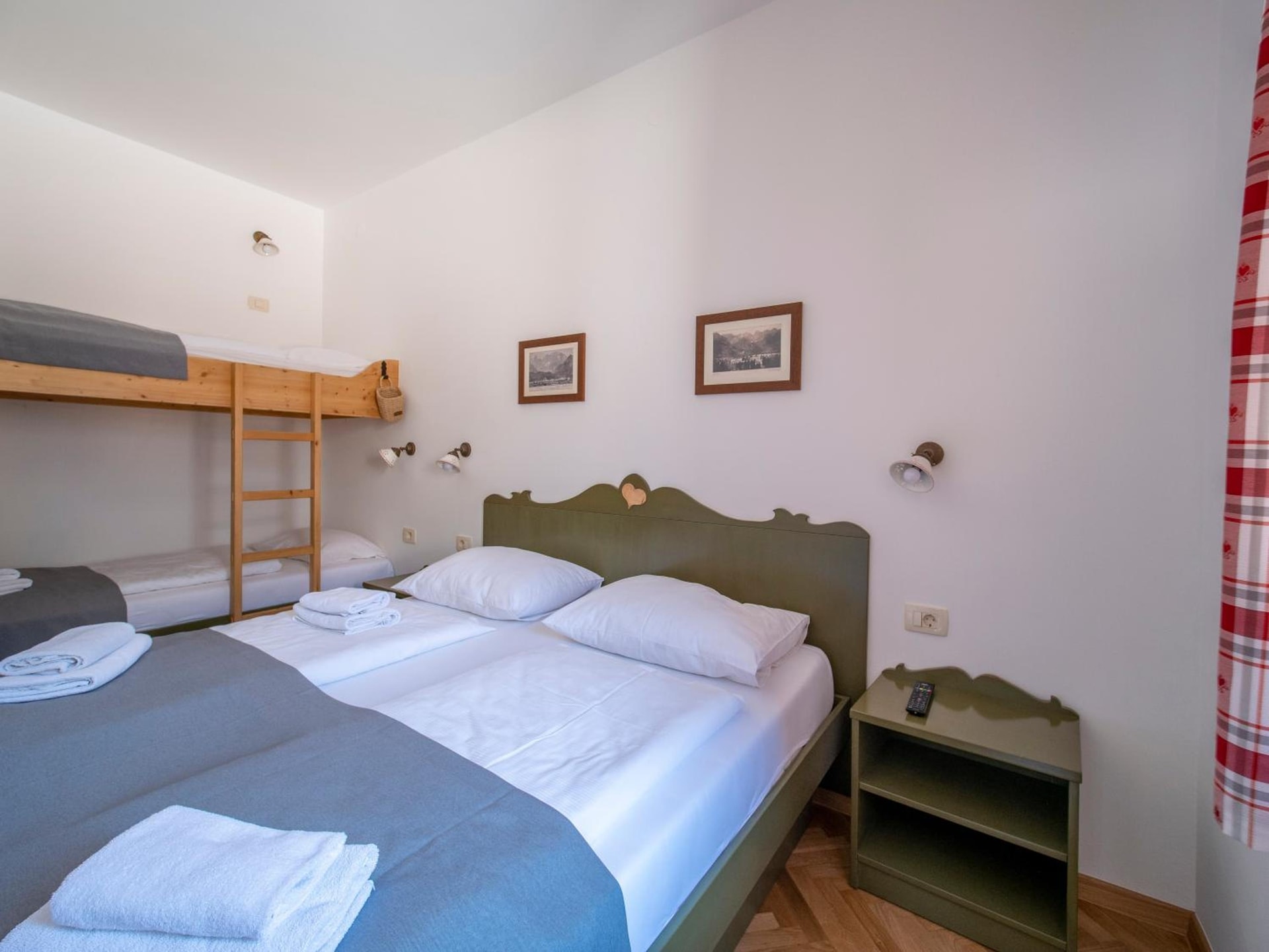 Berghi Hotel and Apartments