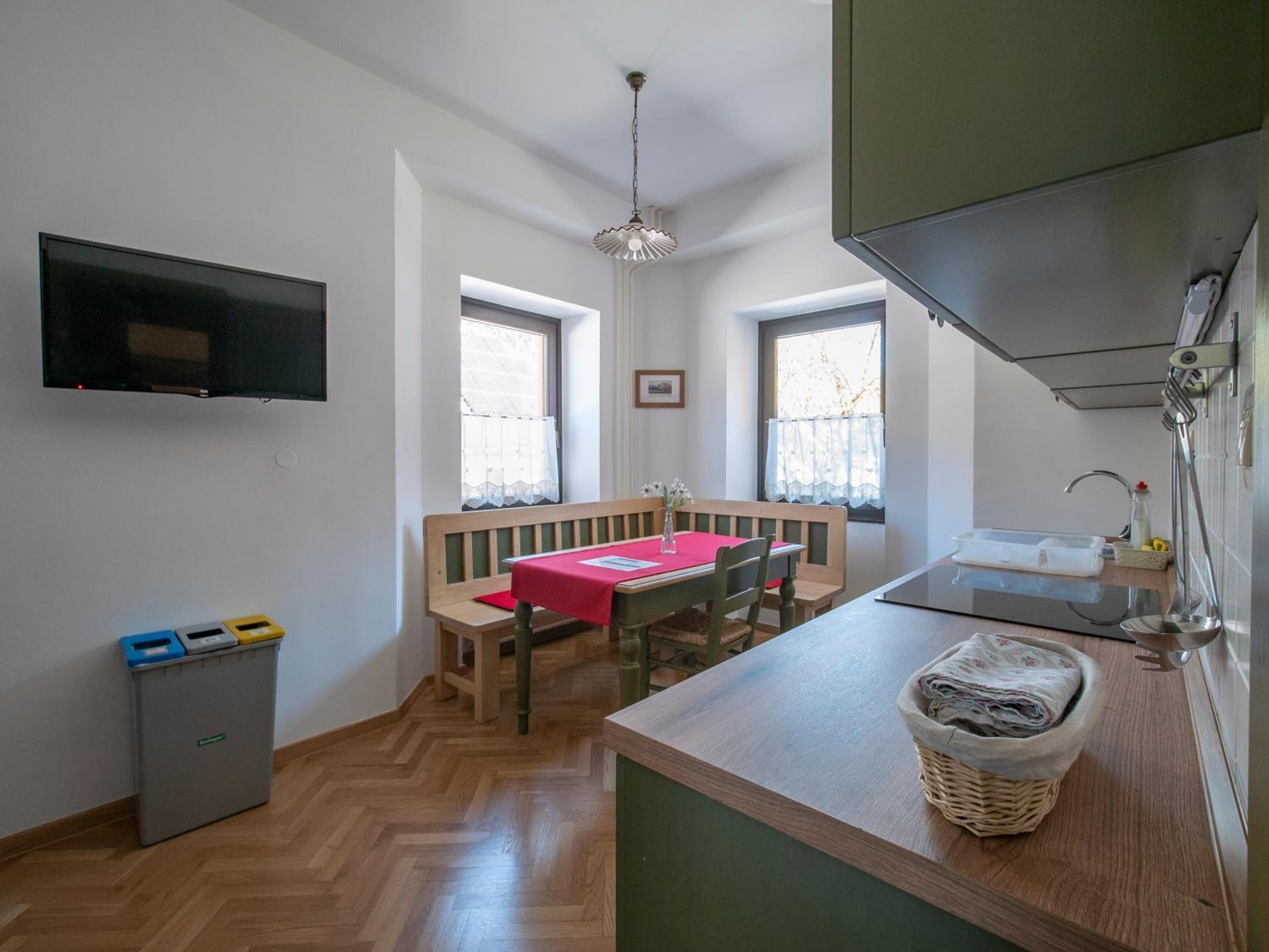 Berghi Hotel and Apartments