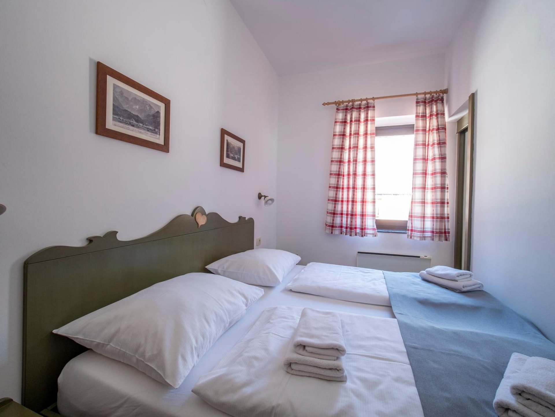 Berghi Hotel and Apartments