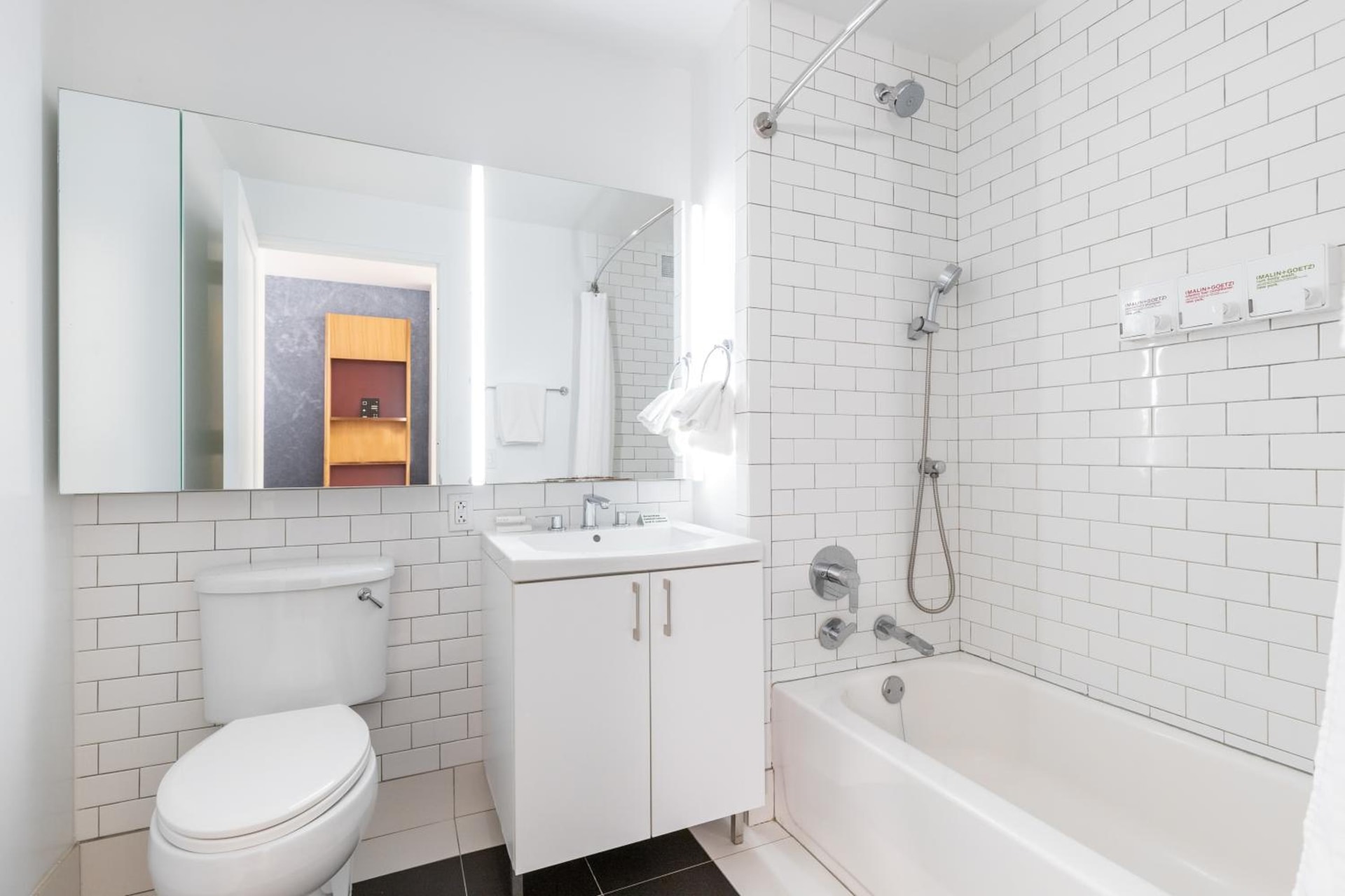 Mint House 70 Pine by Kasa