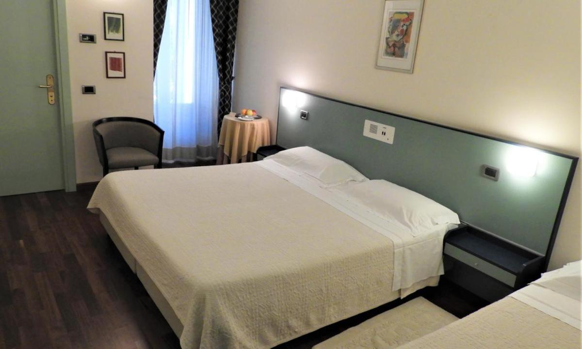 Deco Hotel