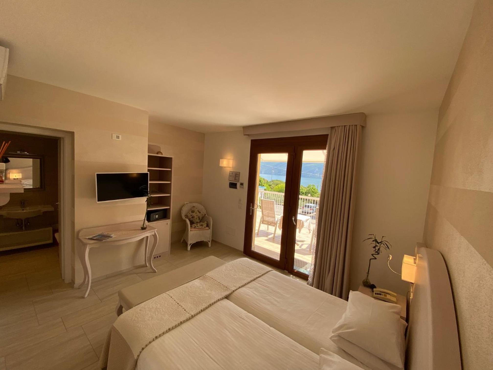 Hotel Riviera Panoramic Green Resort