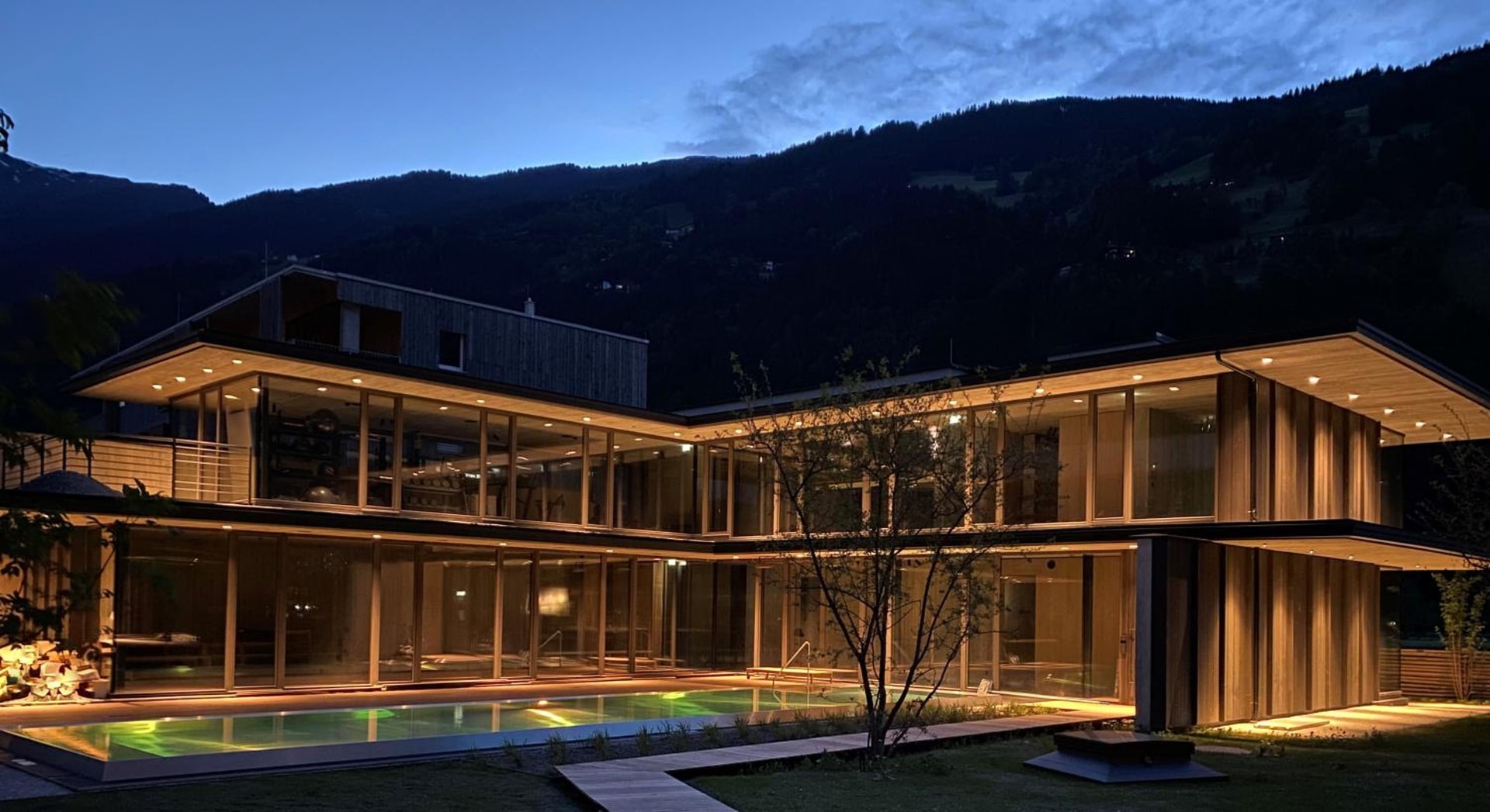 zelloon boutique hotel