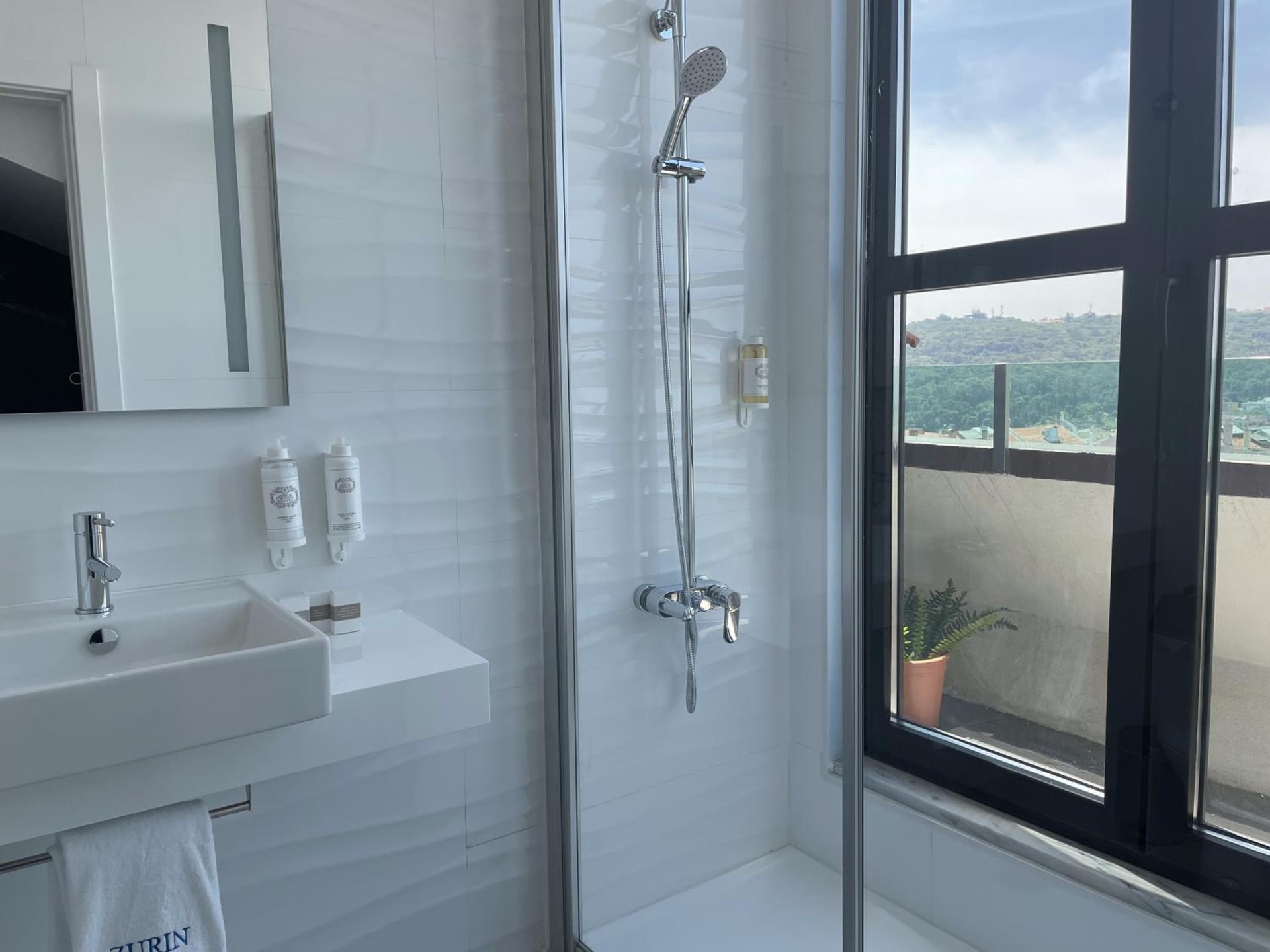 Zurin Charm Hotel