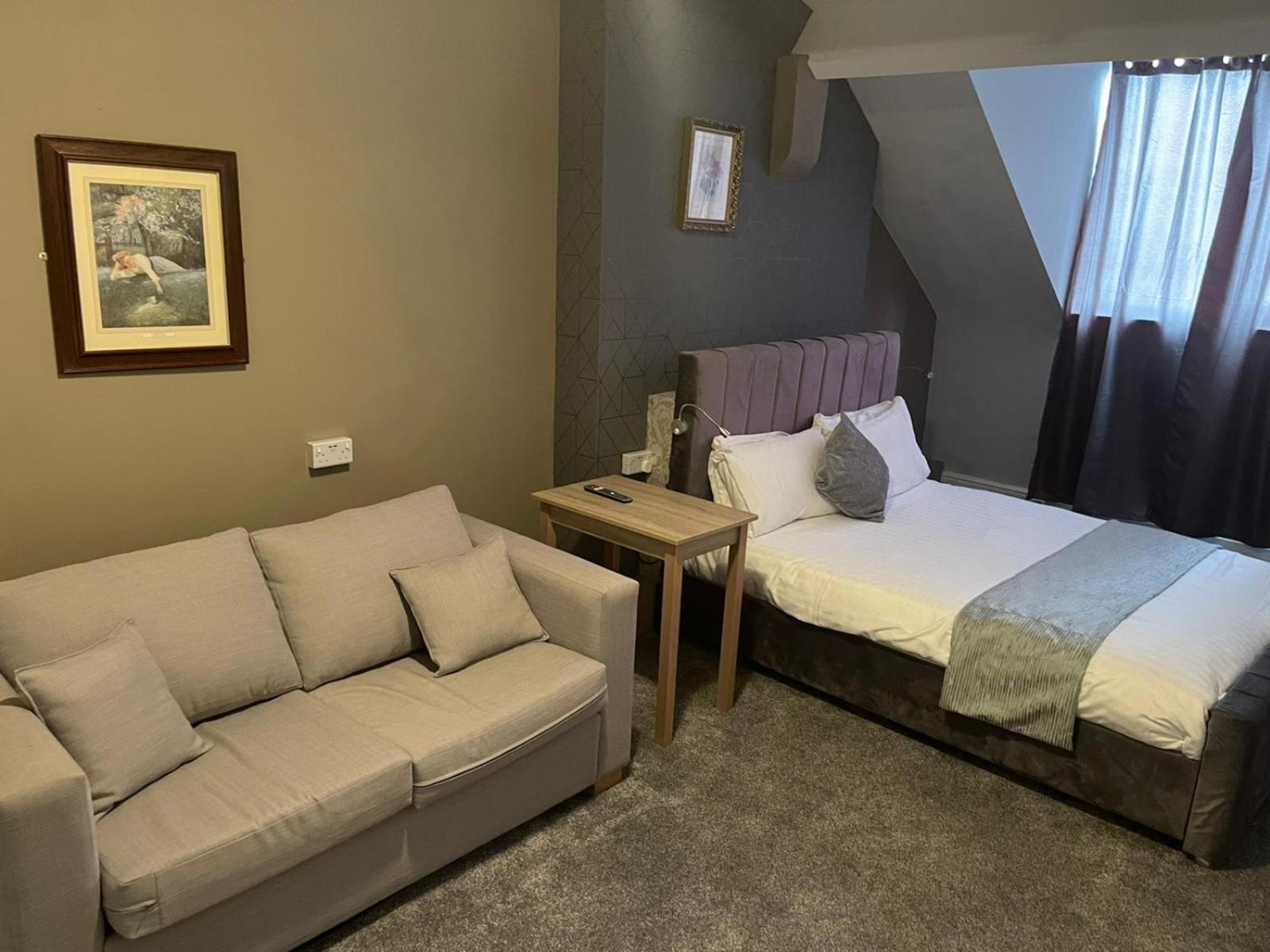 The Clarendon Hotel