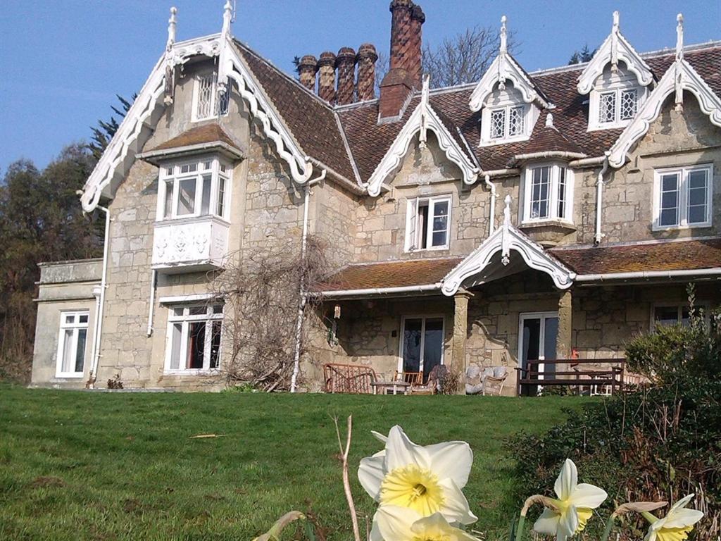 Lisle Combe