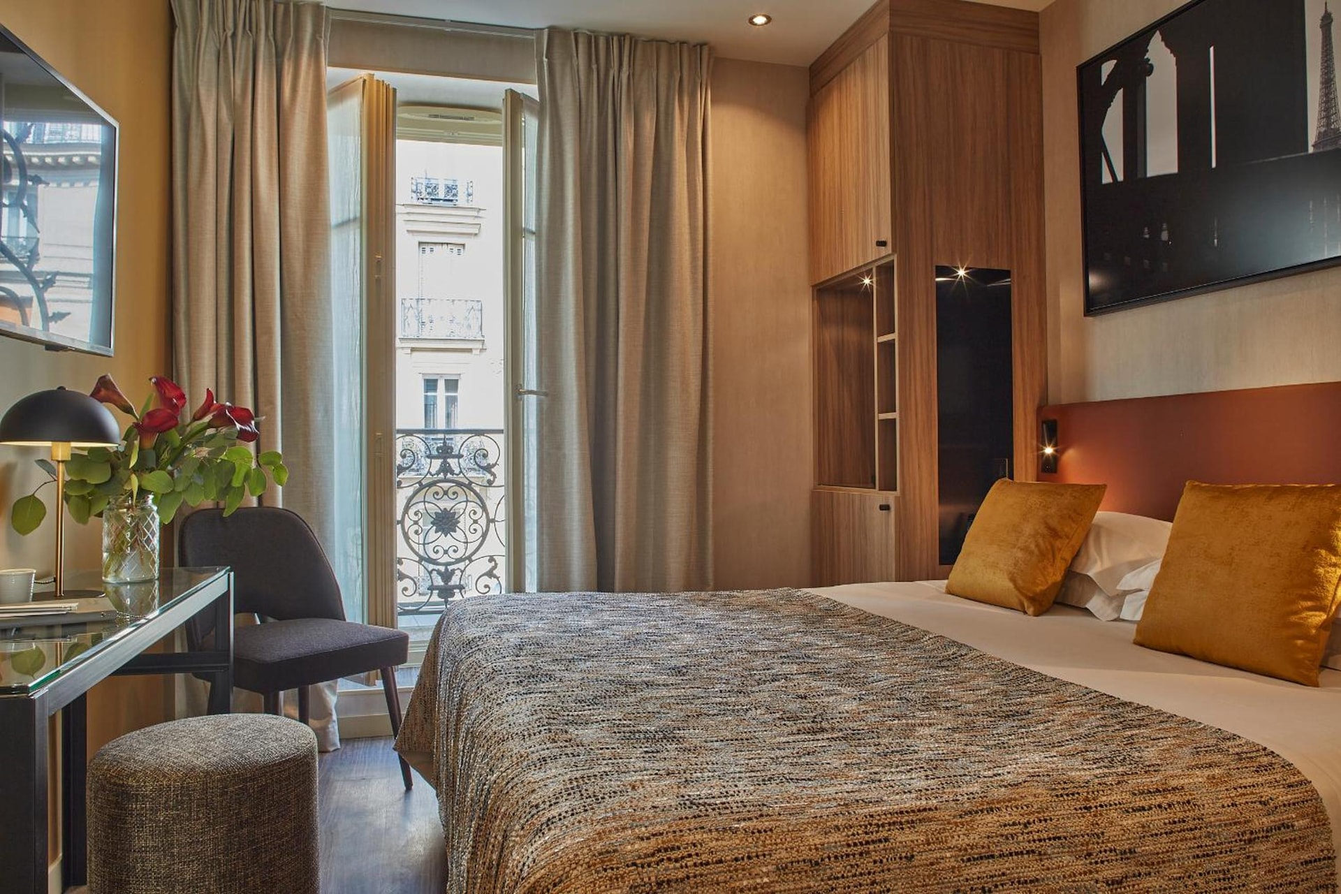 hotel room