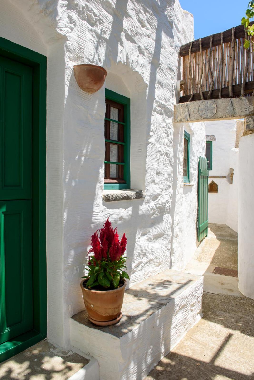 Itonia House