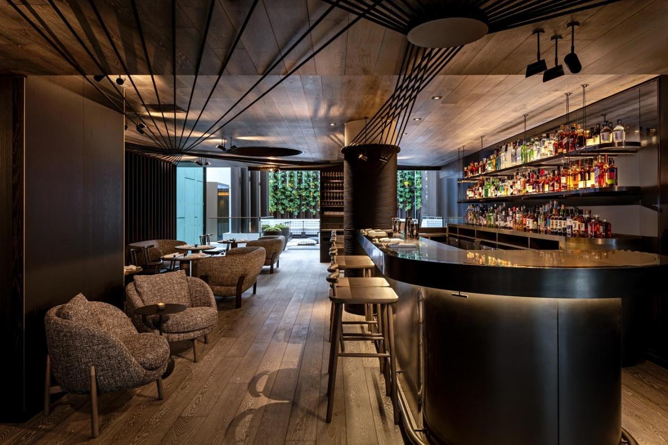 bar