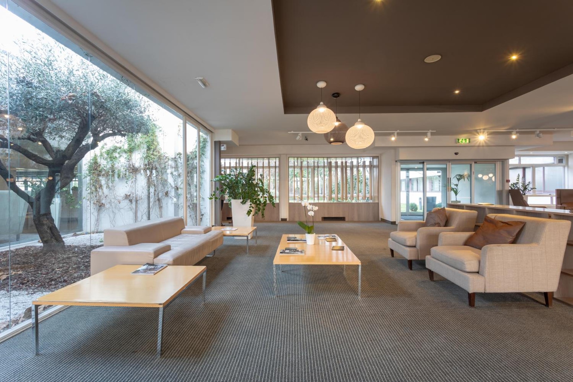 Living Place Hotel