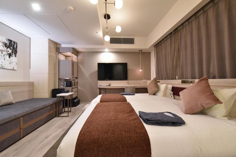 hotel room