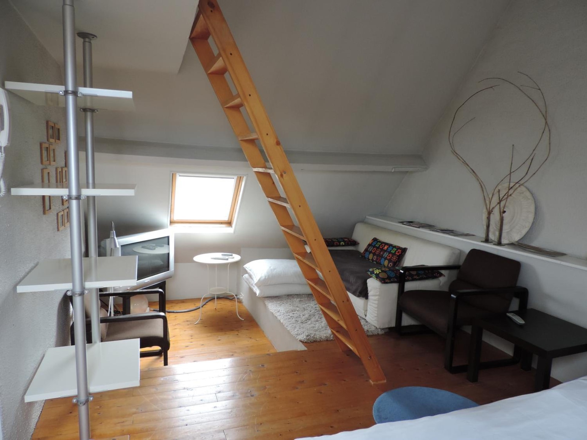 B&B Lodging At 8