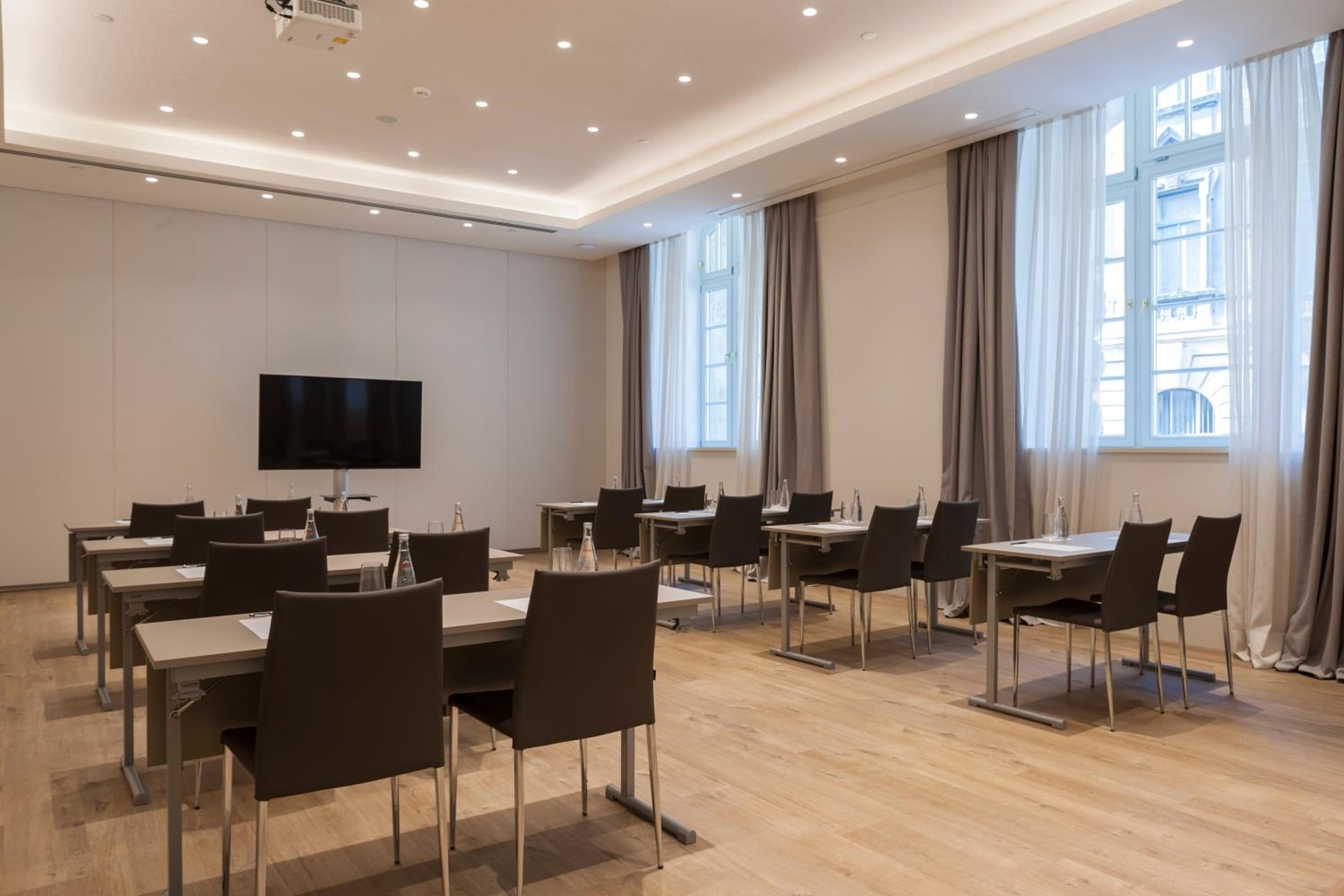 Kozmo Hotel Suites & Spa - Small Luxury Hotels of the World