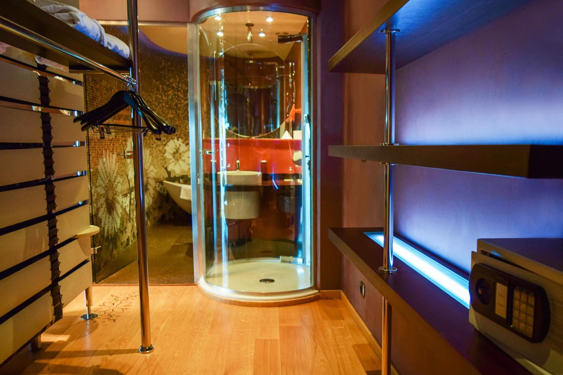 Les Fleurs Boutique Hotel