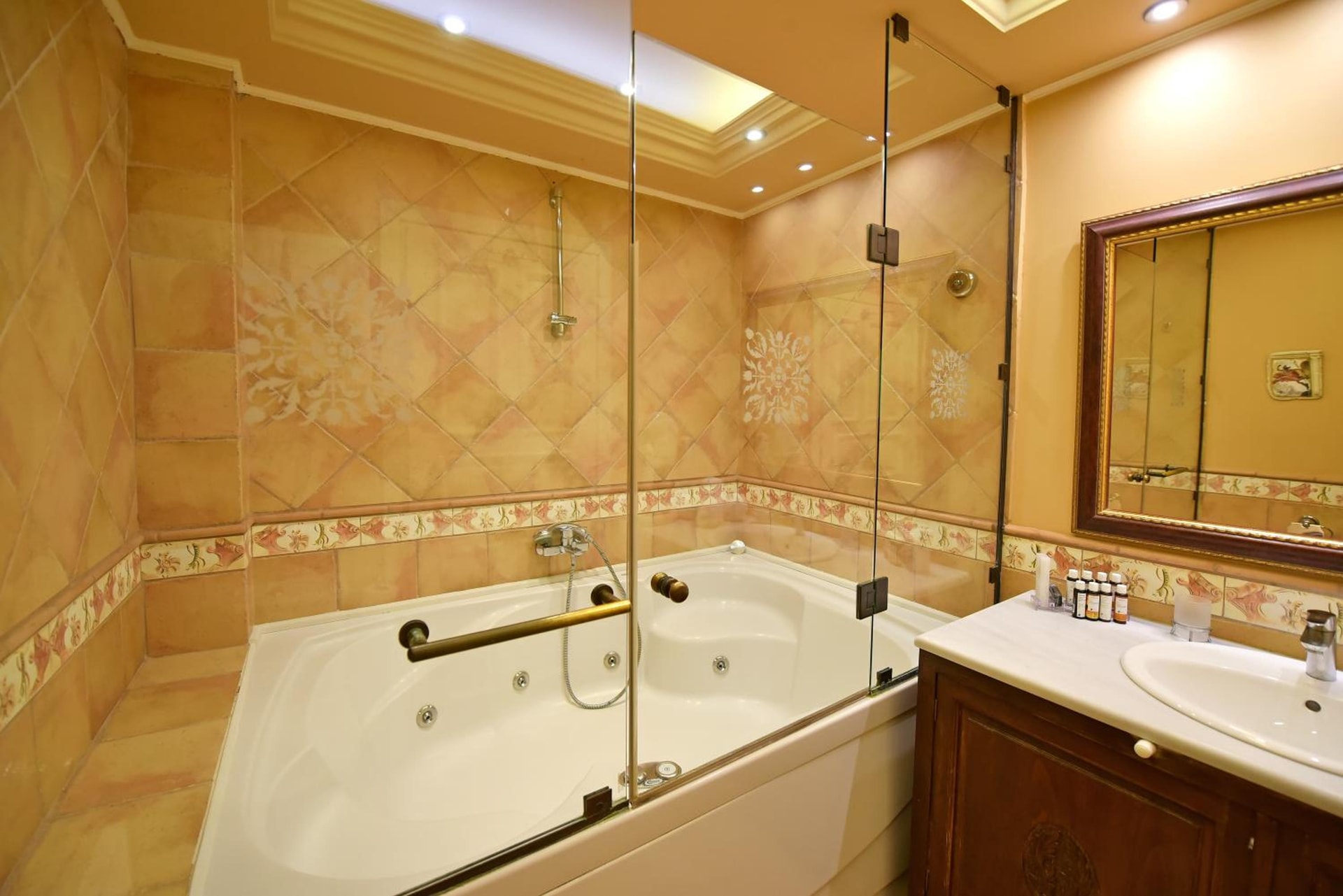 Angelica Traditional Boutique Hotel