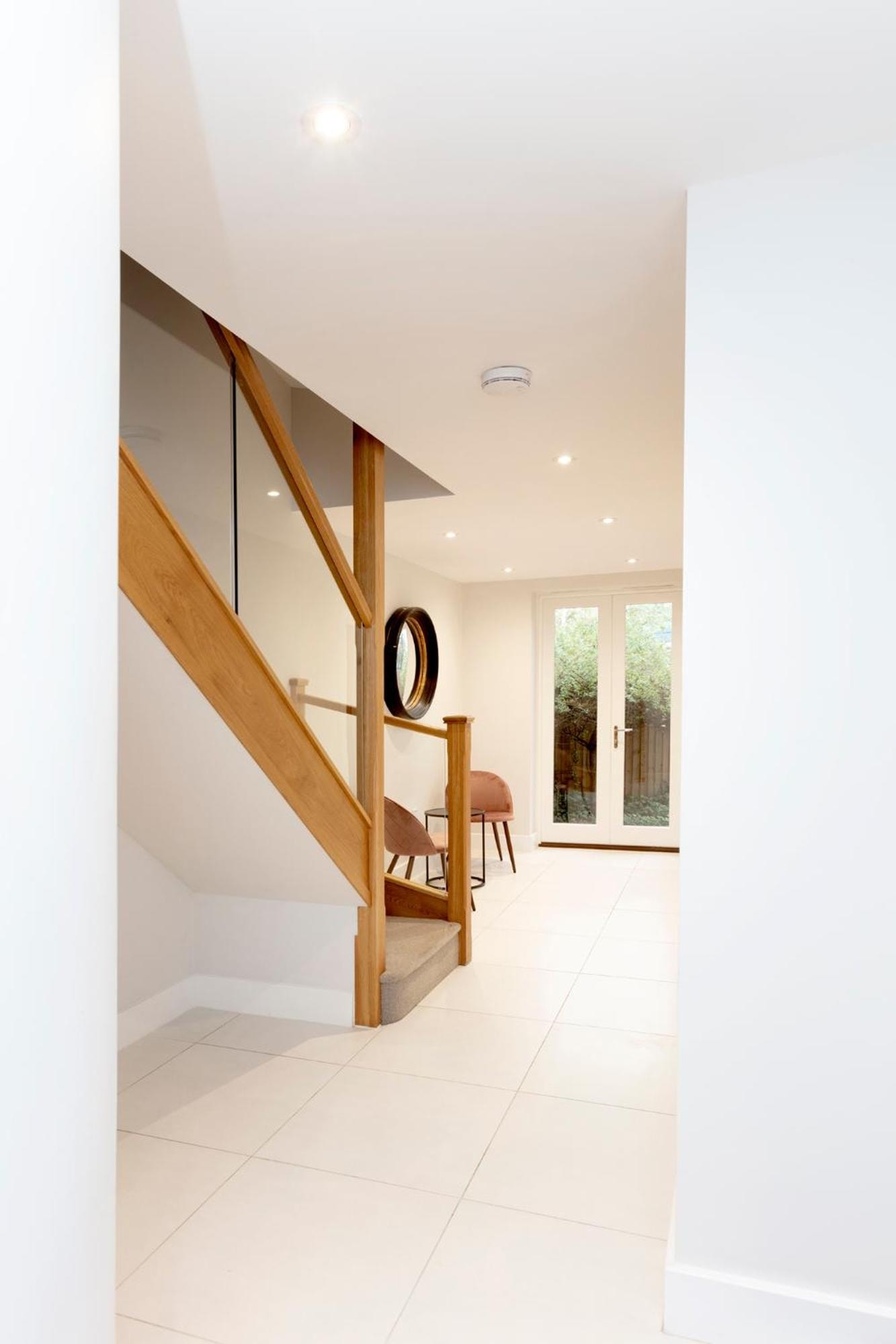 Stunning Central Windsor Town House With Parking