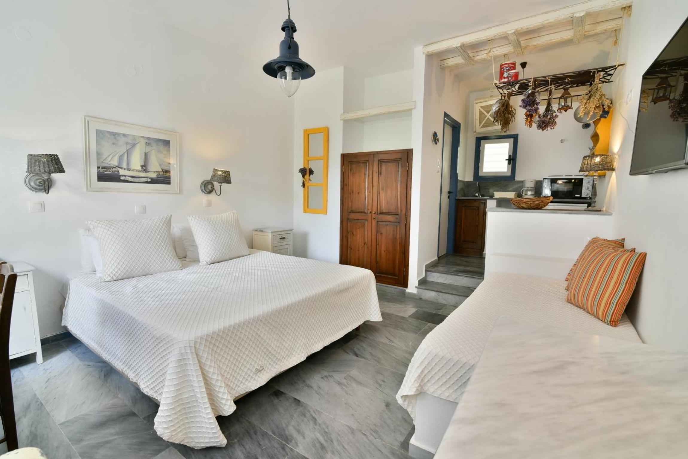 Golden Beach Studios & Suites