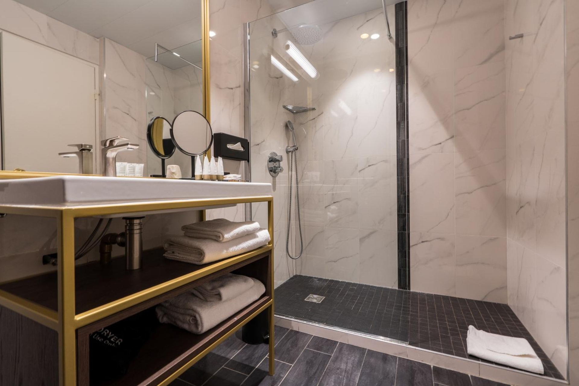 Aigle Noir Hotel Fontainebleau - MGallery Collection