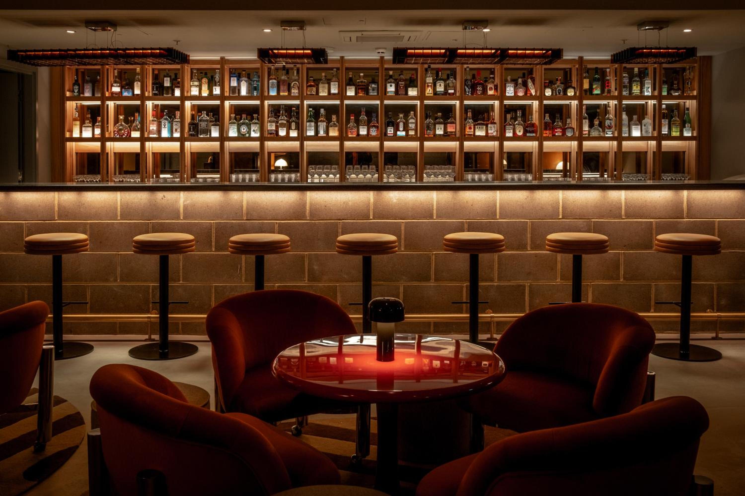 bar