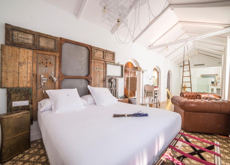 hotel room