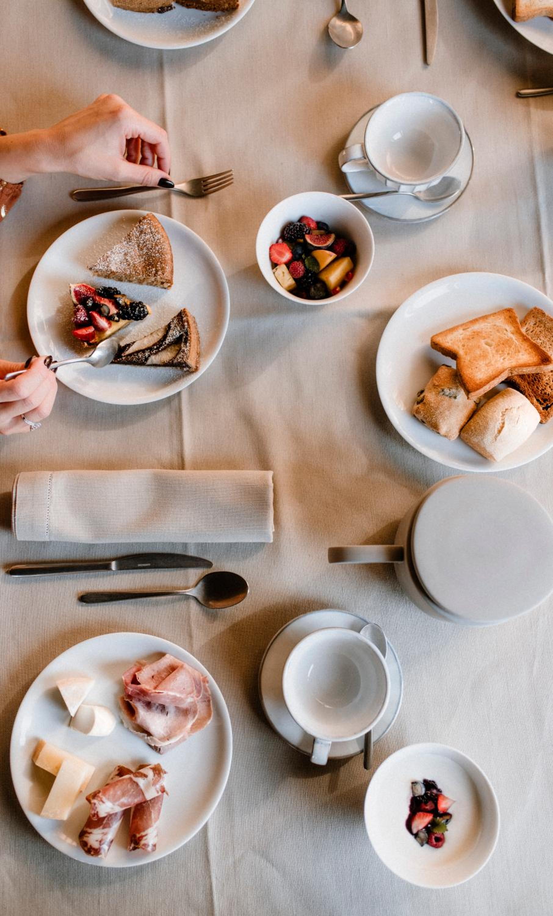 breakfast buffet