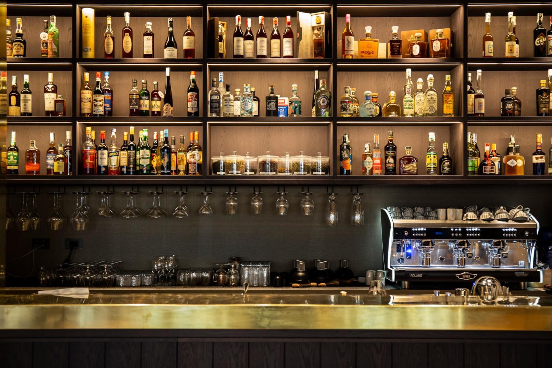 bar