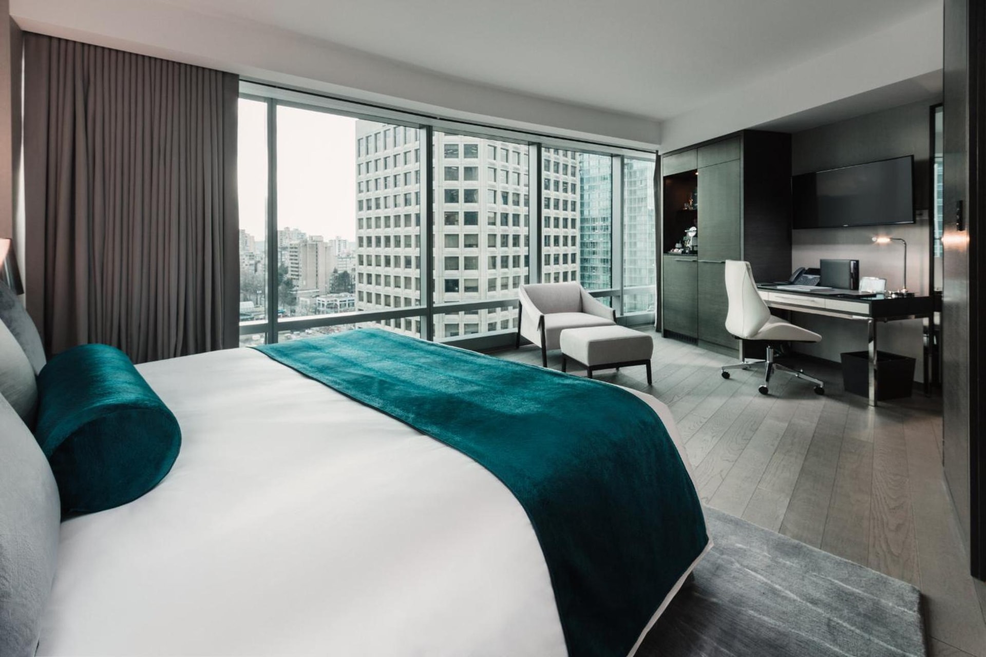 Paradox Vancouver