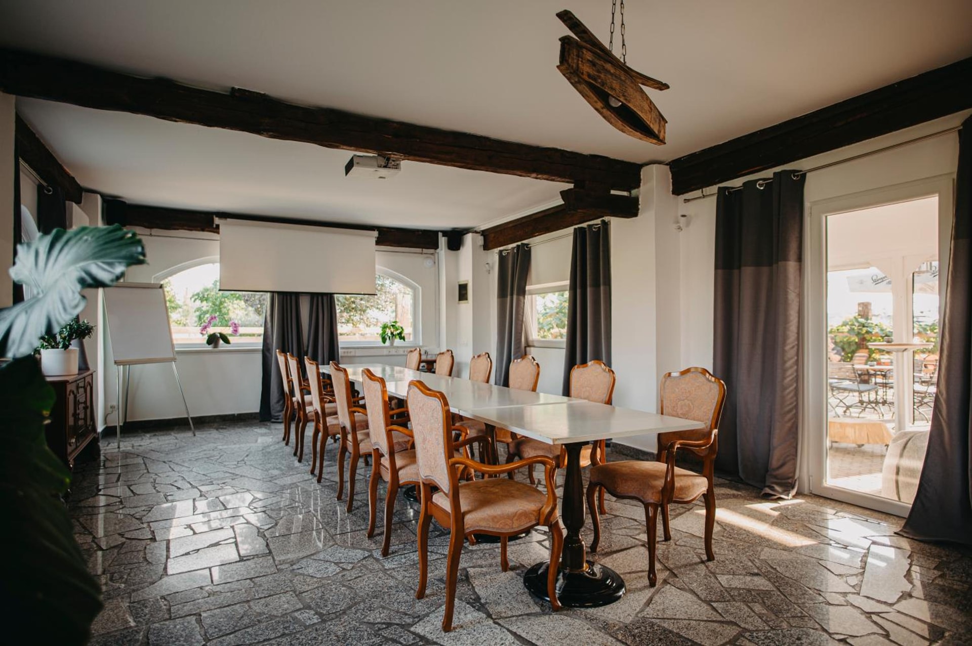 Hotel Pok Garni