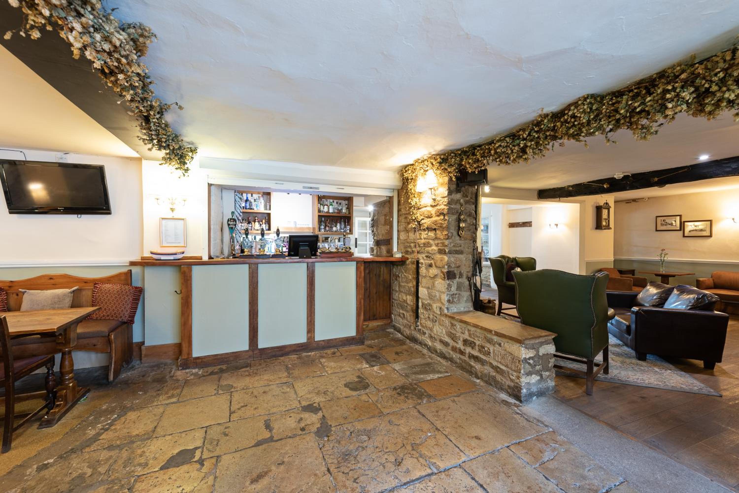 Corinium Hotel & Restaurant