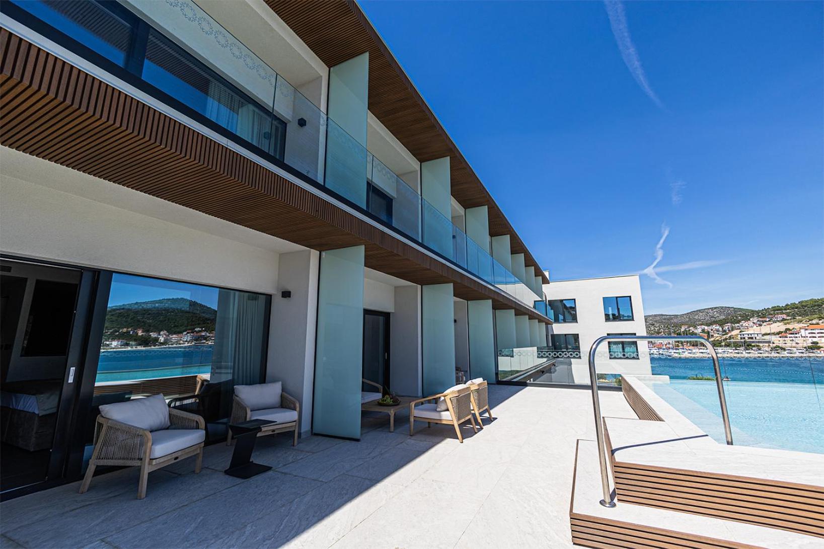 Marinus Beach Hotel