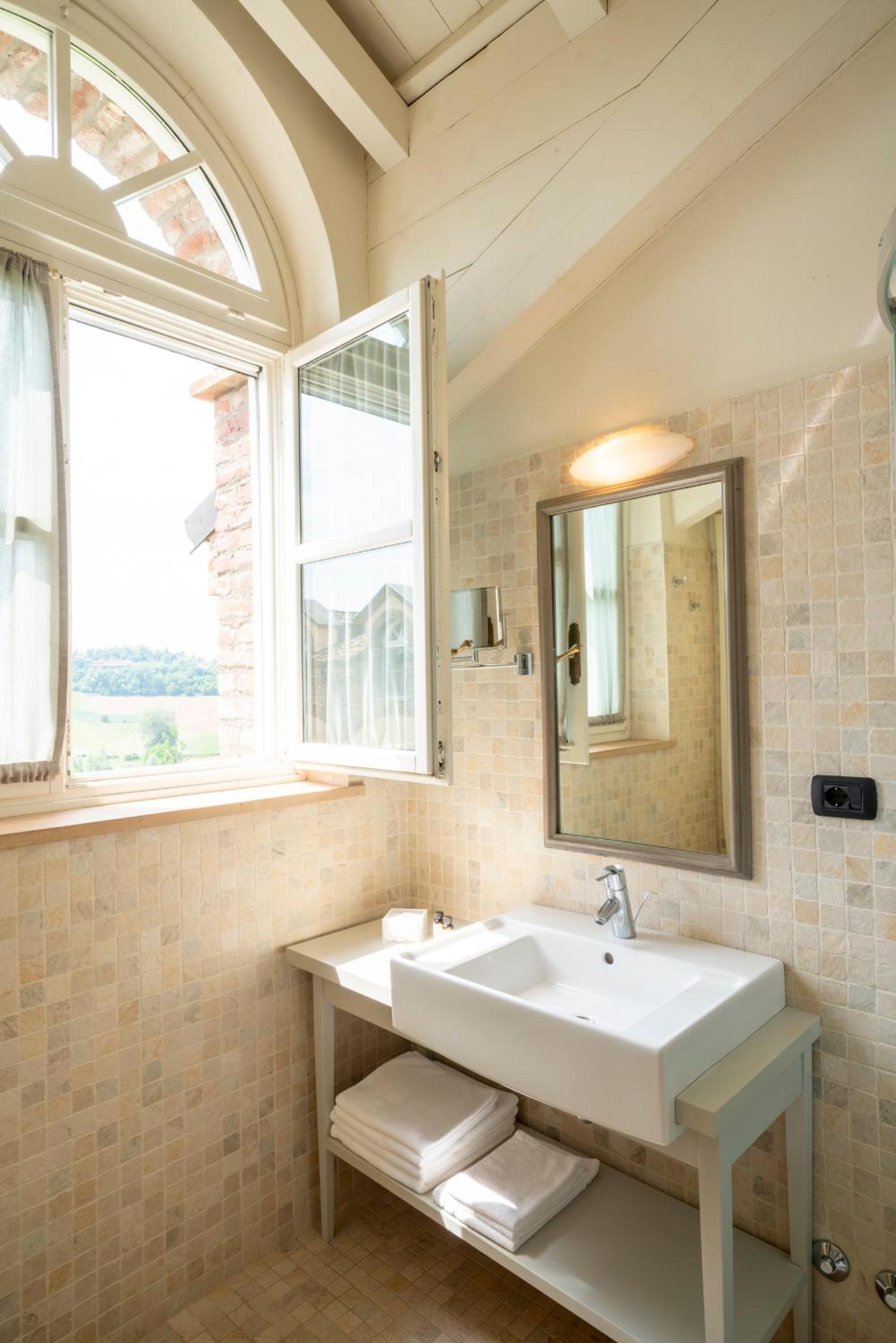 SPINEROLA Nature Living in Monferrato ADULTS ONLY