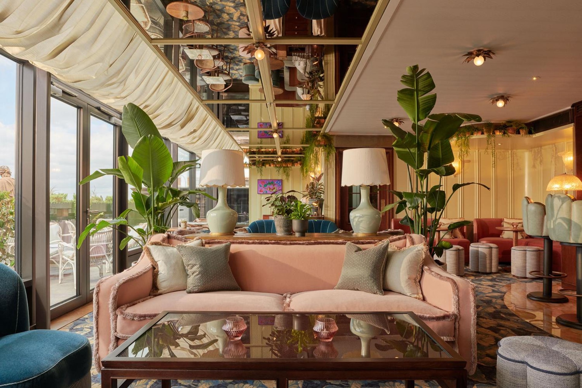 lounge
