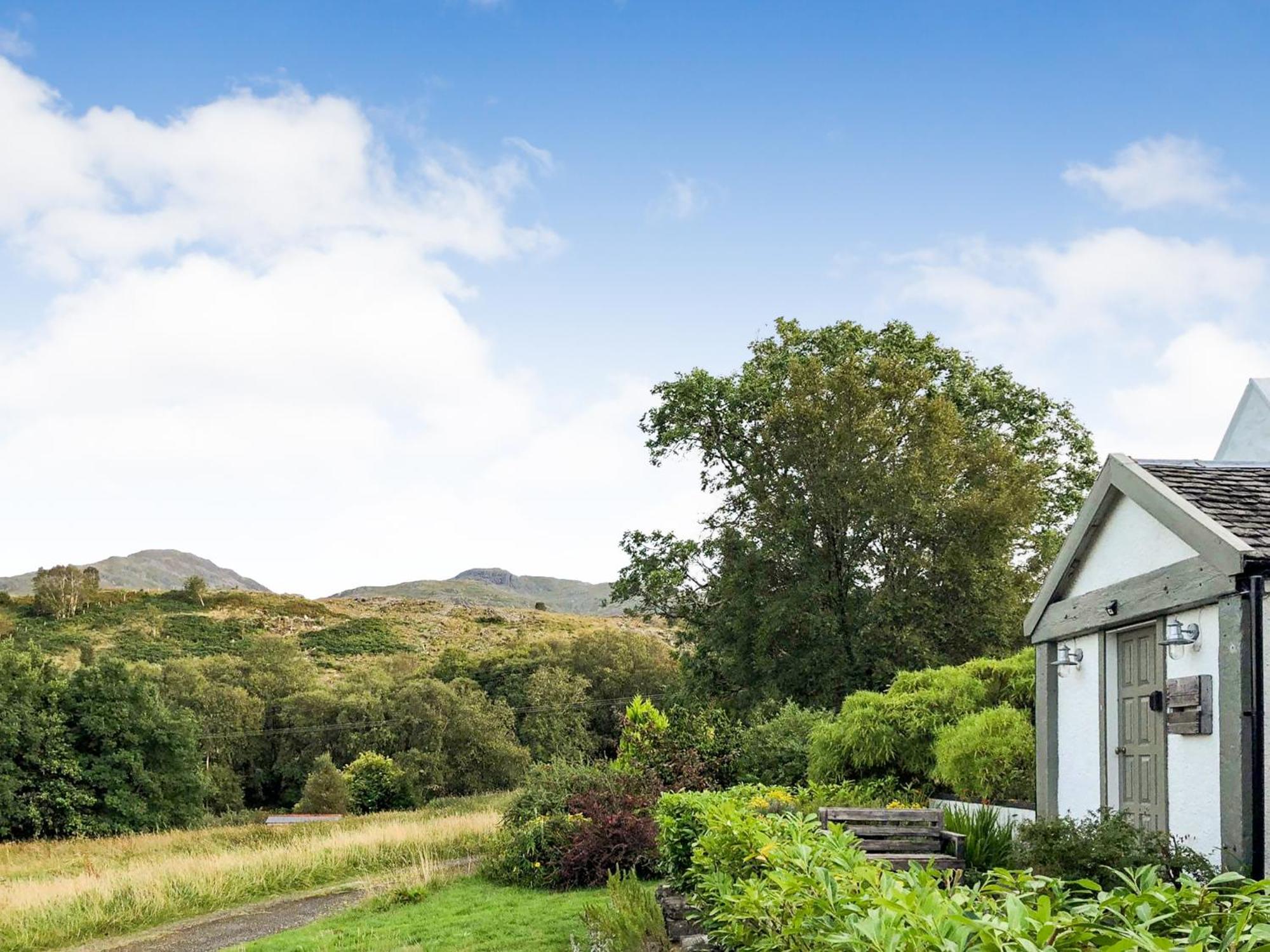 Old Kyle Farm - Stunning Views - 2 mins from Skye Bridge