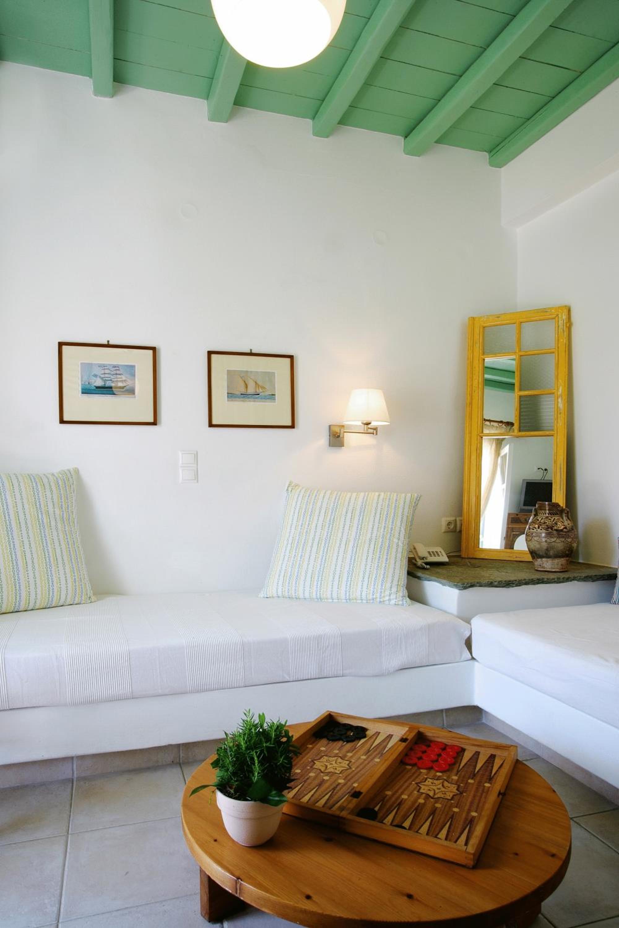 Golden Beach Studios & Suites