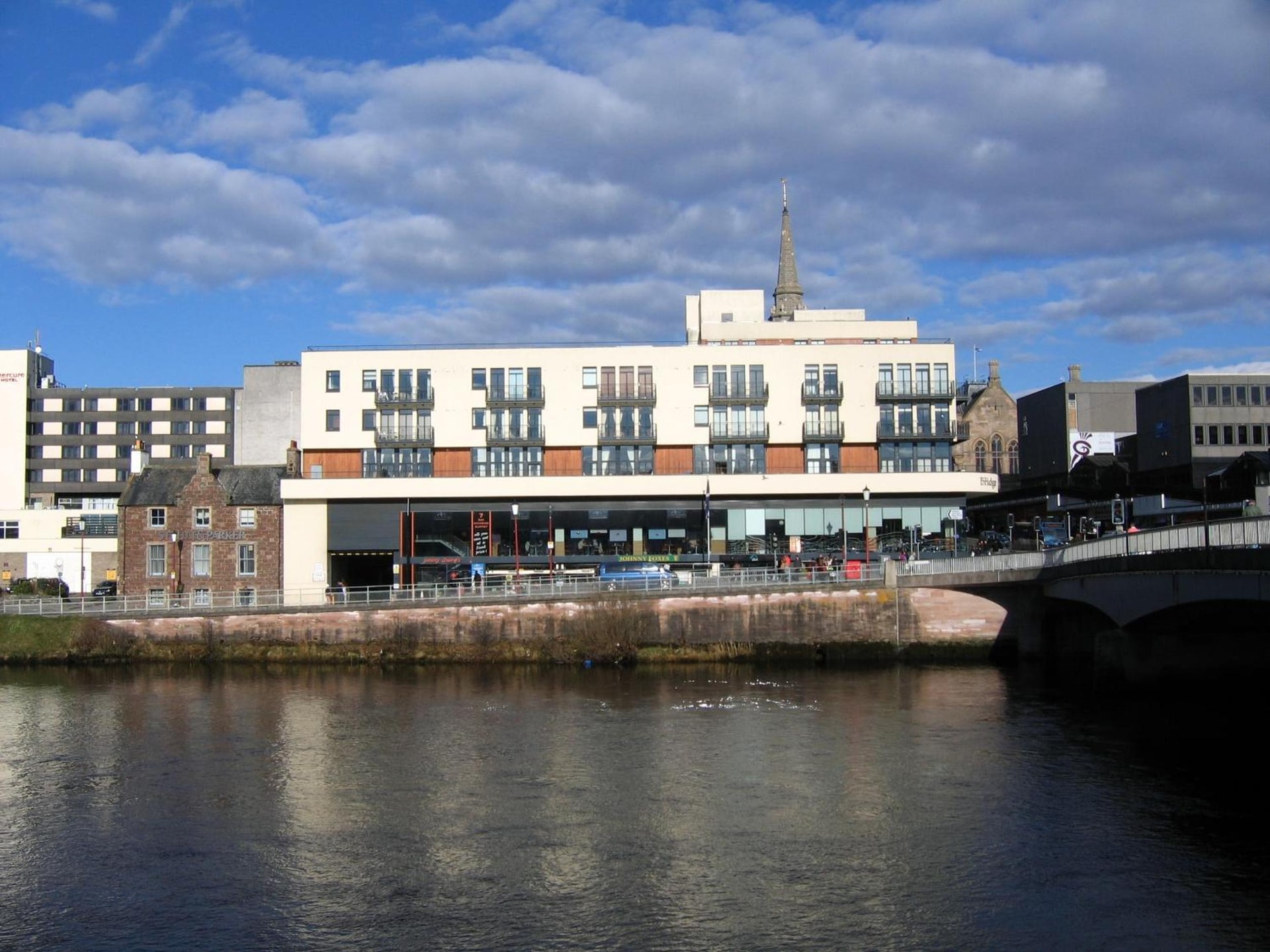 Highland Apartments by Mansley