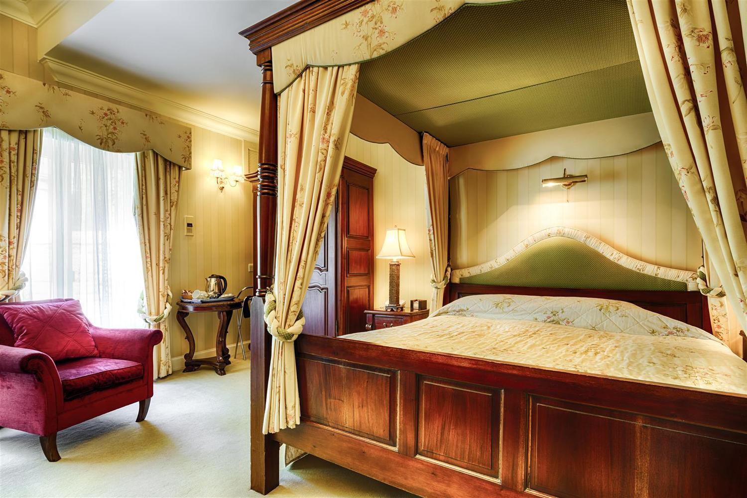 Mansion House Hotel