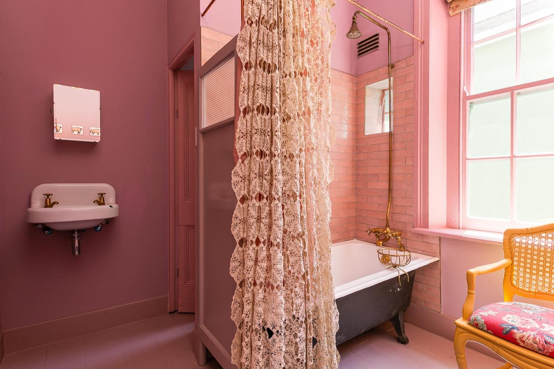 Hotel Lola