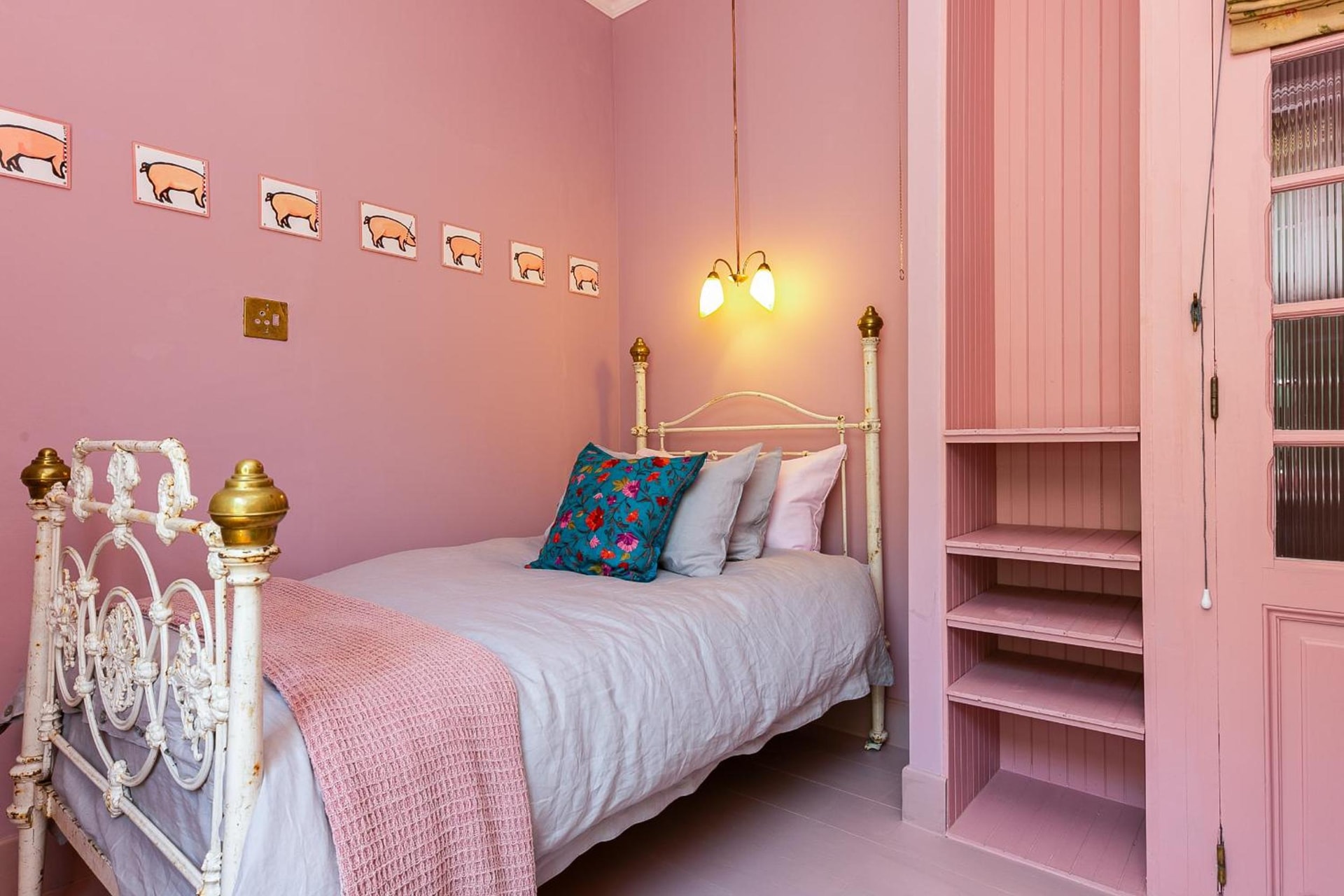 Hotel Lola