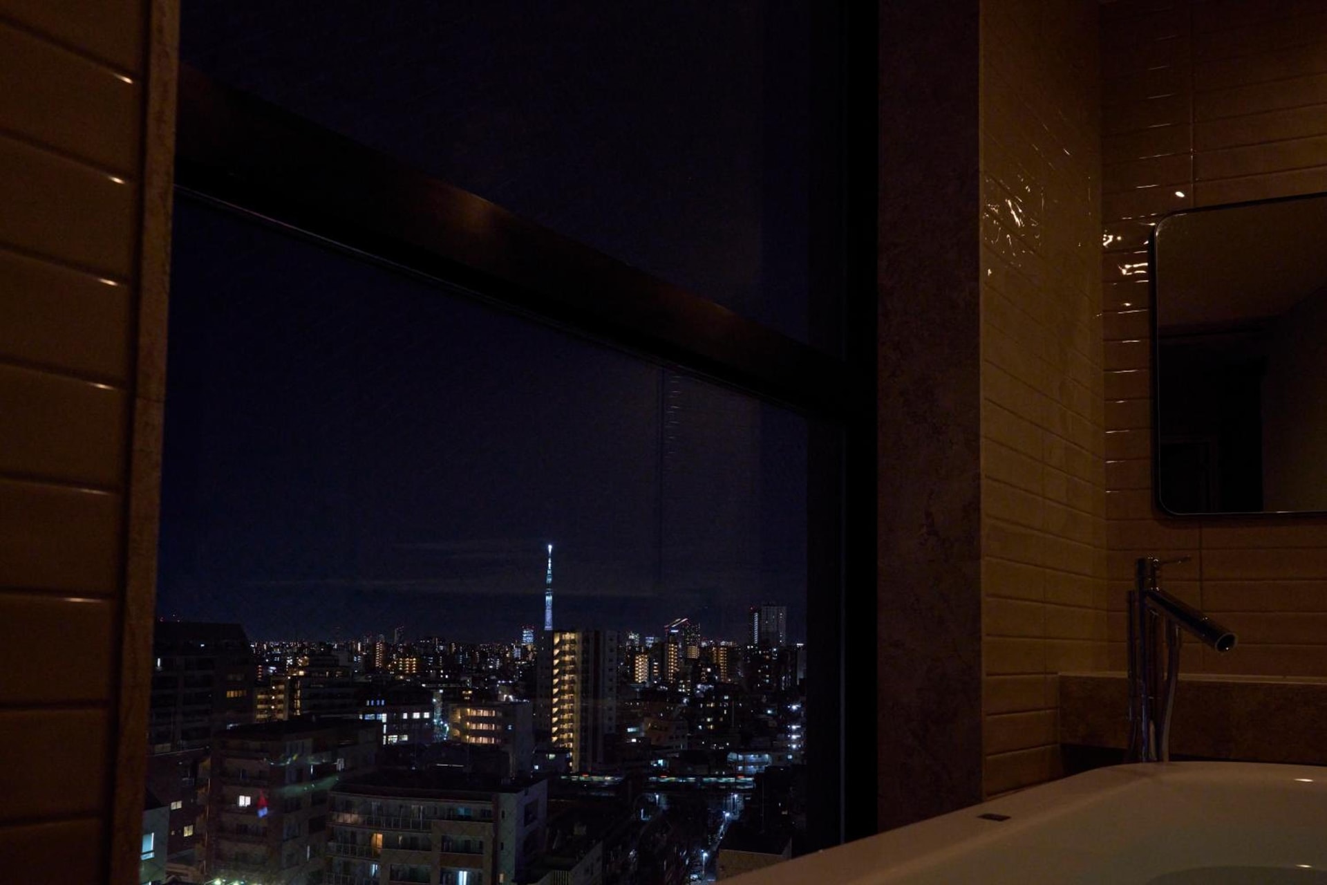 fav TOKYO NISHINIPPORI